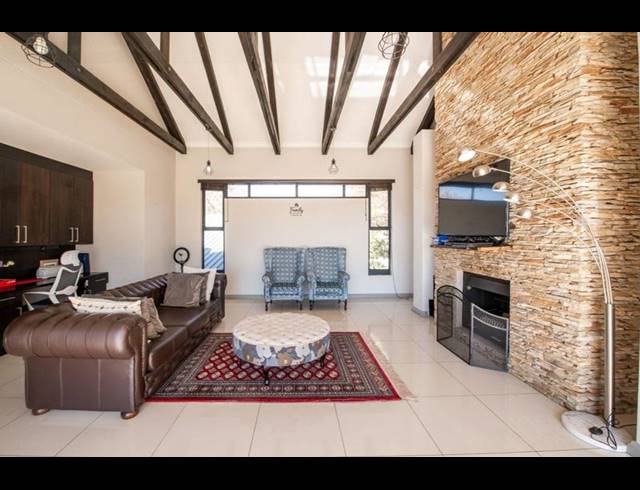 4 BEDROOM HOUSE FOR SALE IN COPPERLEAF ESTATE